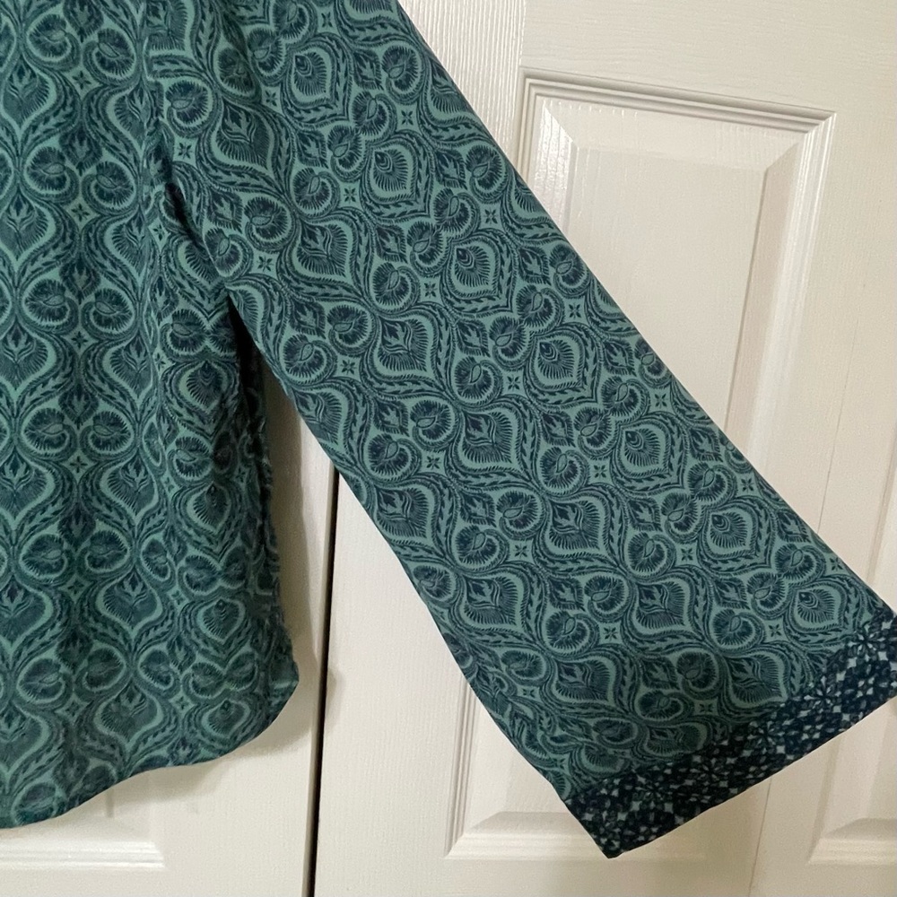 Chic Teal Patterned Women's Blouse - image 4